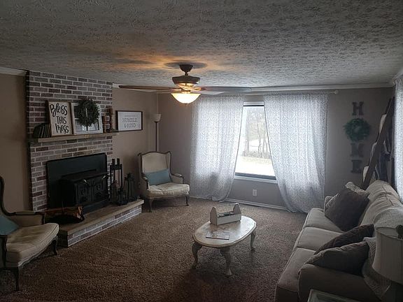 3rd image of 560 E Ginghamsburg