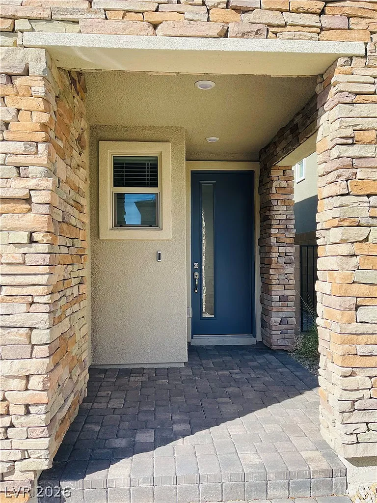 3 bed, 2.5 bath, 1835 sqft, $2,895 — Photo 2