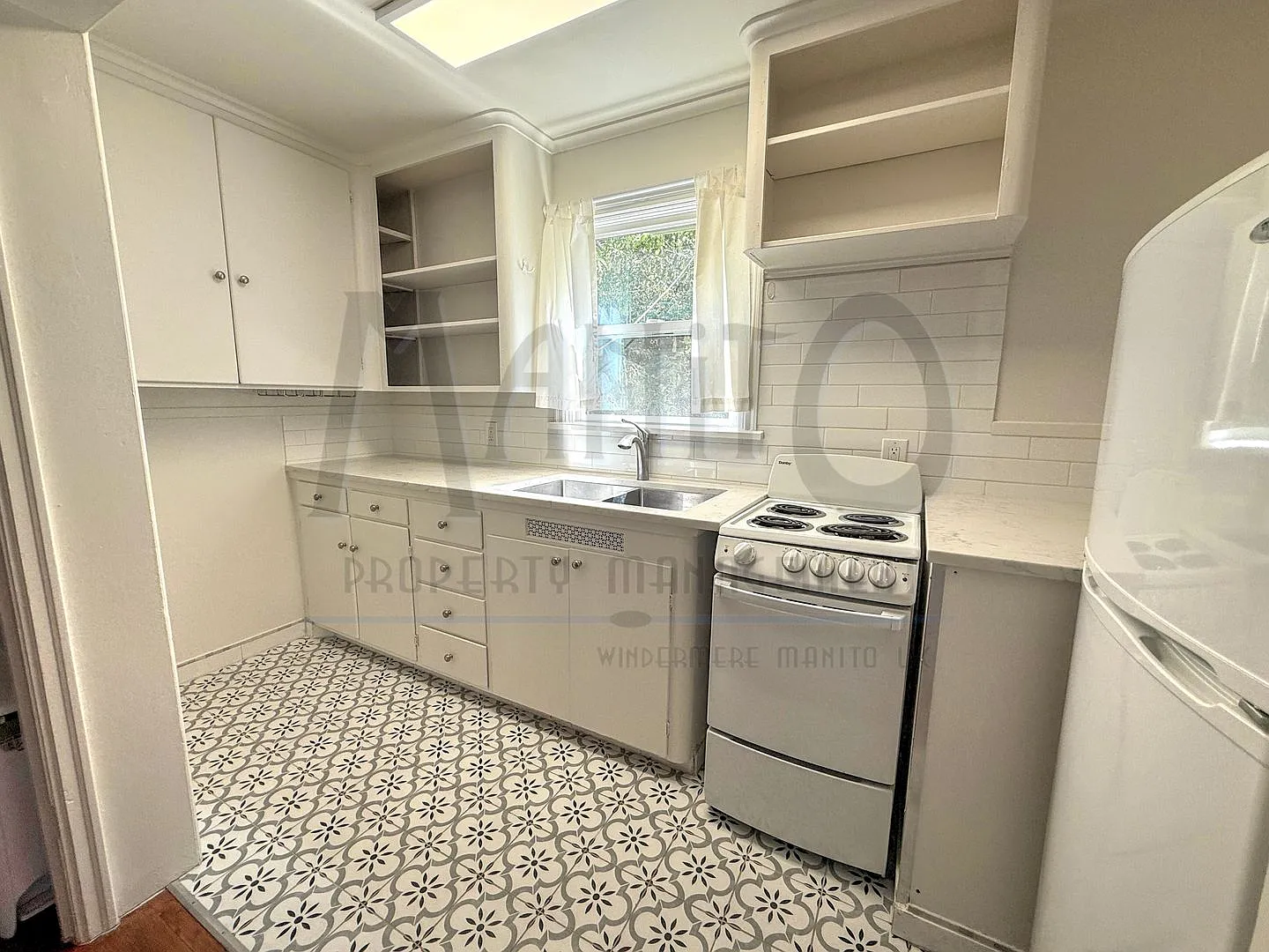 **Coming Soon** Browne's Addition Loft-Style Studio — Photo 4
