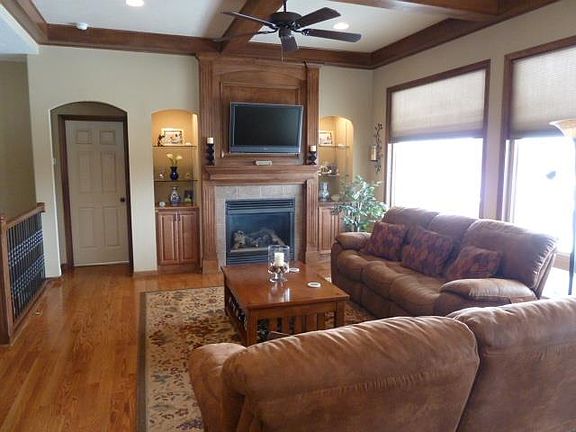 2nd image of 307 E Crescent Lakes Dr