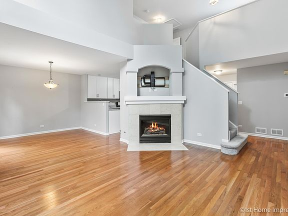 4th image of 33 Egg Harbour Ct
