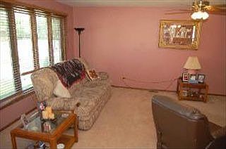 5th image of 4623 Joliet Ave