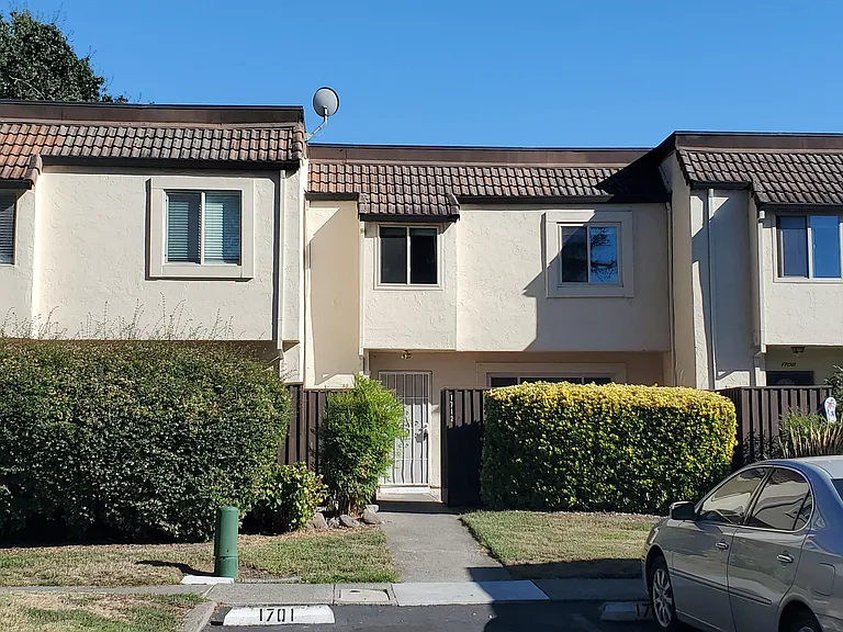 1712 Las Raposas Ct — Photo 1