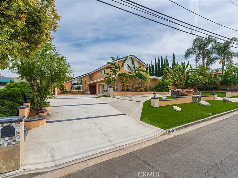 5562 Highland Ave — Photo 46