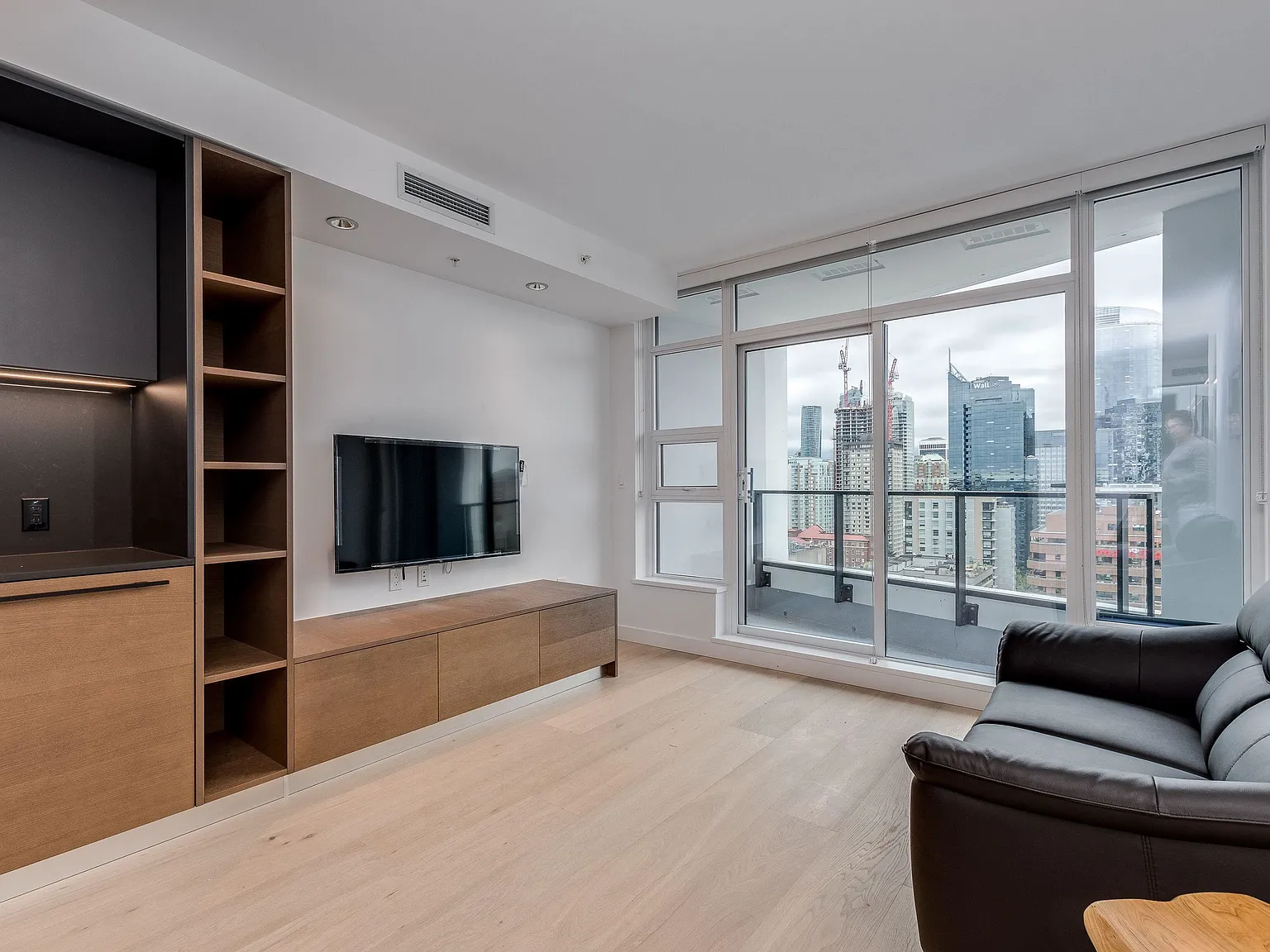 Studio, 439 sqft, $2,790 — Photo 4