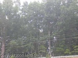 4033 C St, Triangle, VA 22172