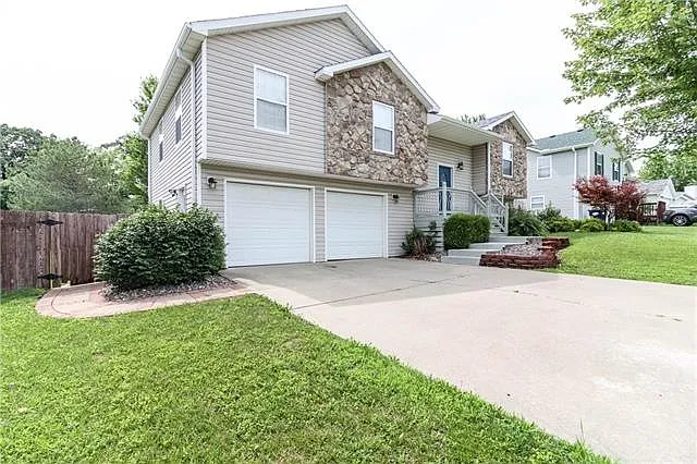 570 SE 115th Rd - 1 — Photo 3
