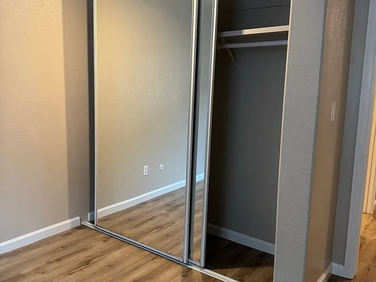Los Arboles Apartments — Photo 32