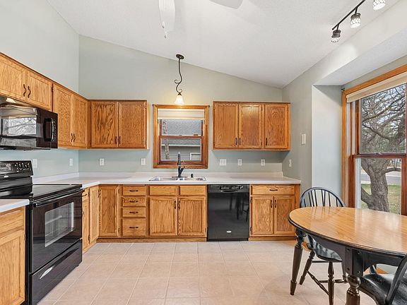 4th image of 5952 Bayberry Dr
