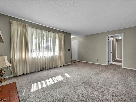 5th image of 5843 Louise Ave NW