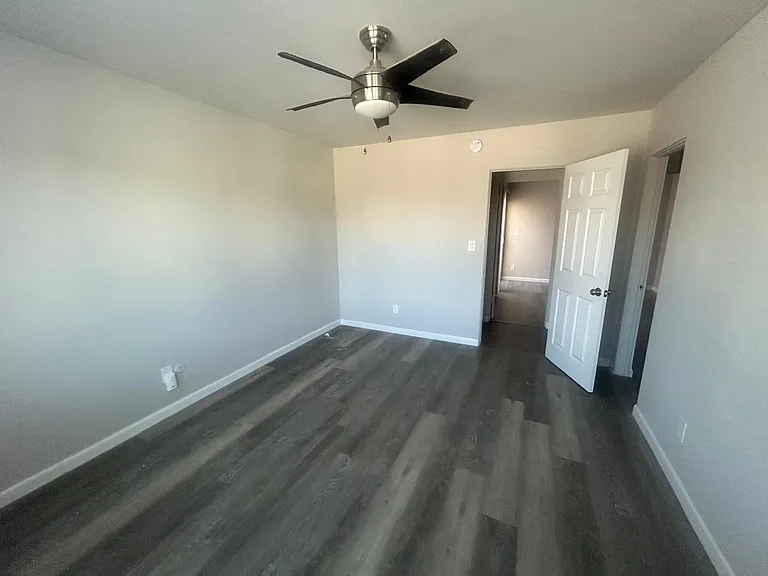 15050 Burbank Blvd — Photo 17