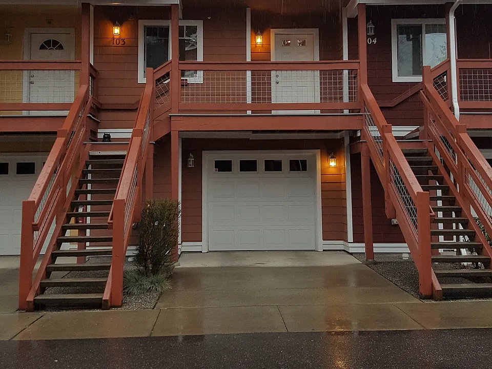 Eliza Ave