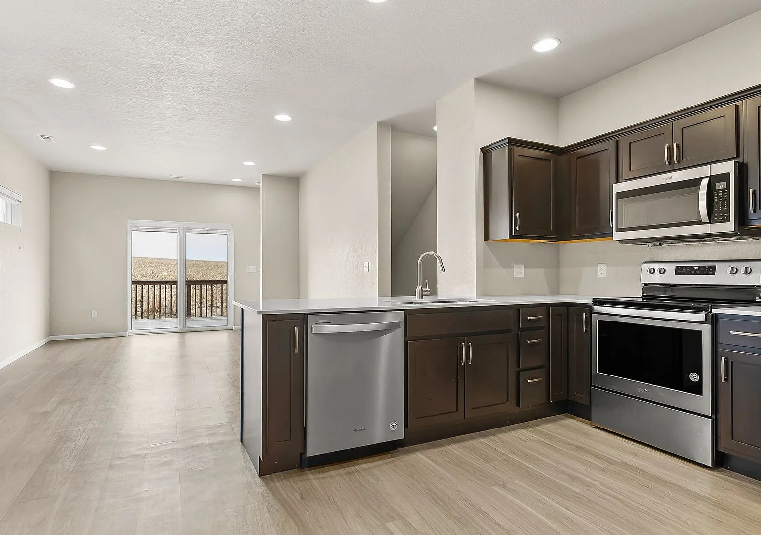 Summerland Twinhomes | Waterloo | Near Lost Island Waterpark — Photo 4