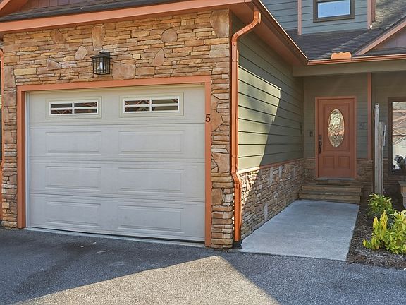 4th image of 130 Emory Cir Unit 5
