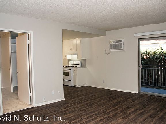 4th image of 420 Burchett St APT 3