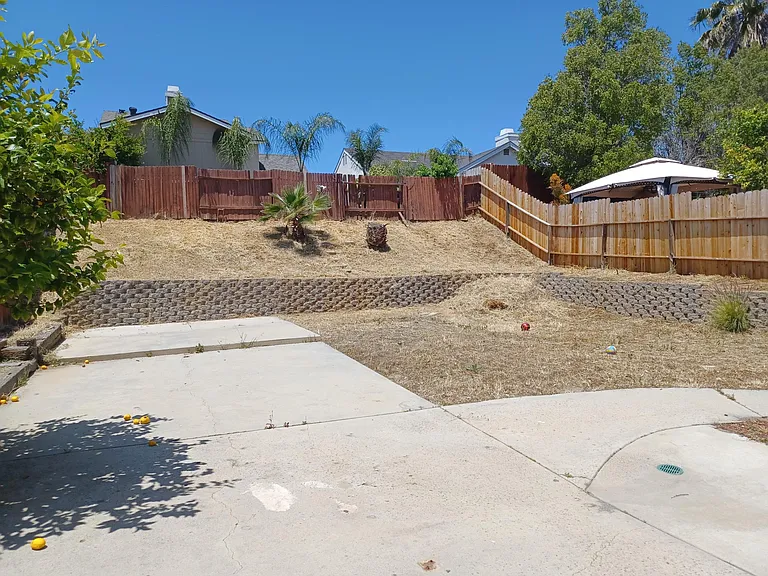11929 Albion Way — Photo 6
