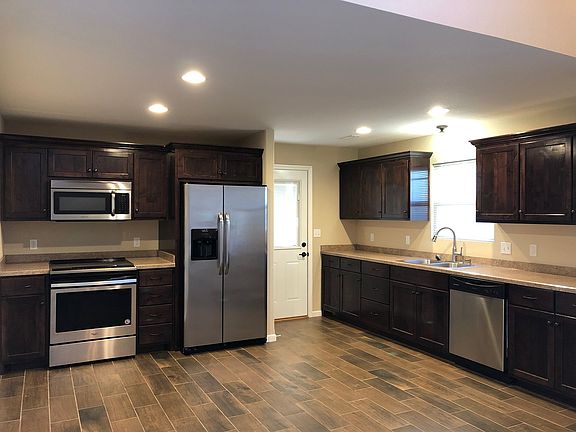 4th image of 4067 Westminister Dr