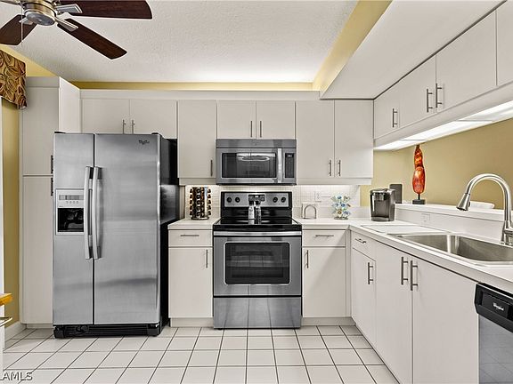 3rd image of 2274 Hidden Lake Dr #401