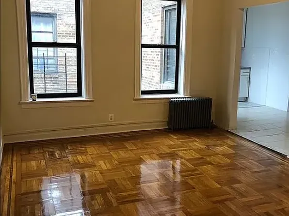 3015 Roberts Avenue image 1 of 5