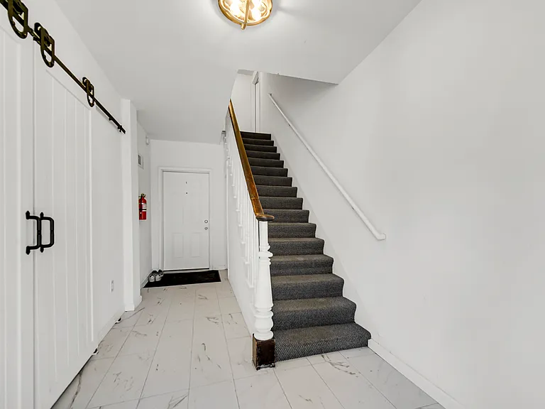 204 Brown St #2 — Photo 3