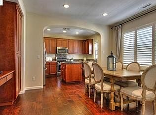 Kitchen & Dining