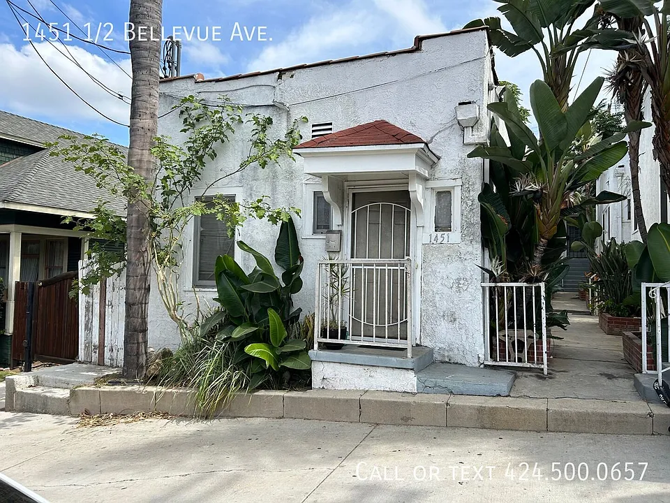 1451 1/2 Bellevue Ave