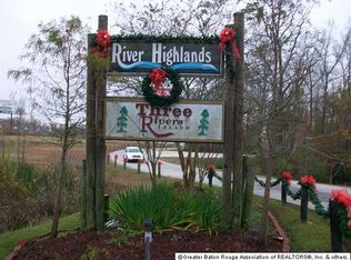 11771 River Highlands Dr, Saint Amant, LA 70774