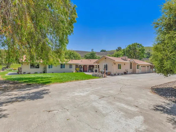 270 Hidden Valley Rd, Hollister, CA 95023