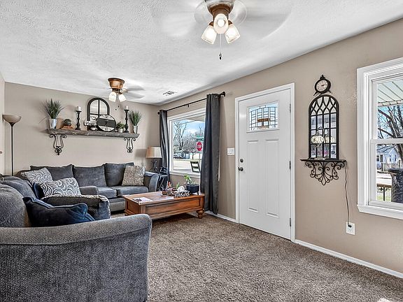 4th image of 3001 W Mount Vernon Street