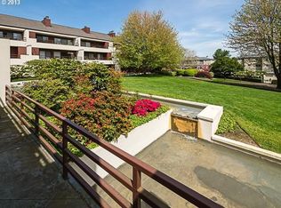 5250 SW Landing Dr APT 109, Portland, OR 97239