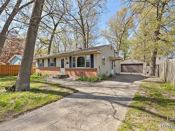 2nd image of 2203 La Crosse St SW