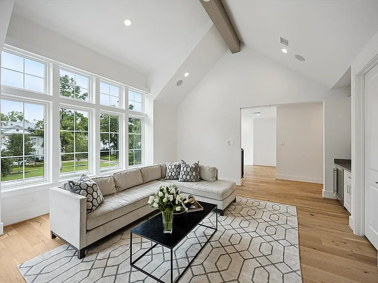 3020 University Blvd — Photo 16