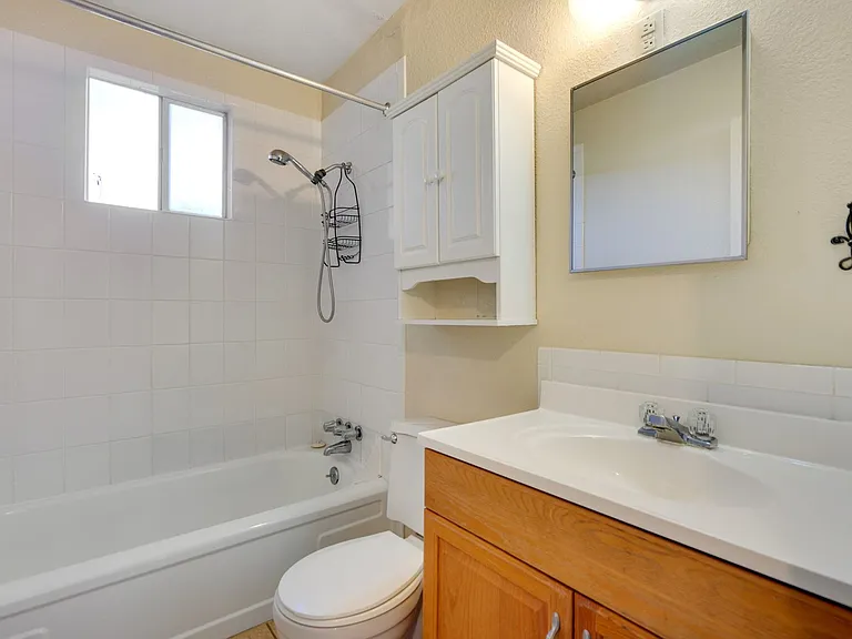 2108 Applewood Rd — Photo 14