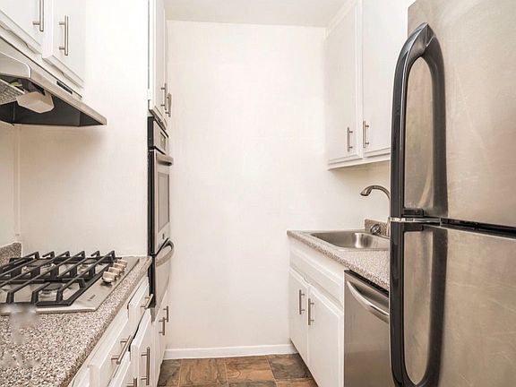 4th image of 7 E 14th St APT 628
