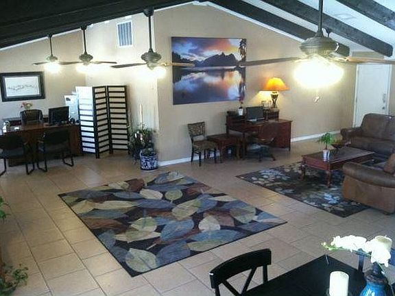 2nd image of 3904 Englewood Cir
