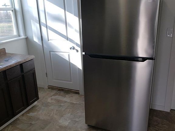 5th image of 807 S B St