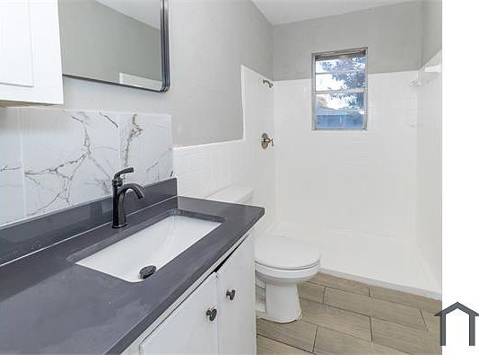 4th image of 4634 Branscomb Dr
