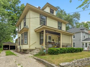 1119 Thomas St SE, Grand Rapids, MI 49506