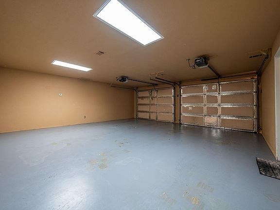 3rd image of 120 Butler Ln