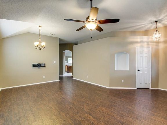 4th image of 2417 Katina Dr