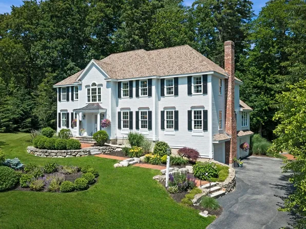 14 Evergreen Ln, Topsfield, MA 01983