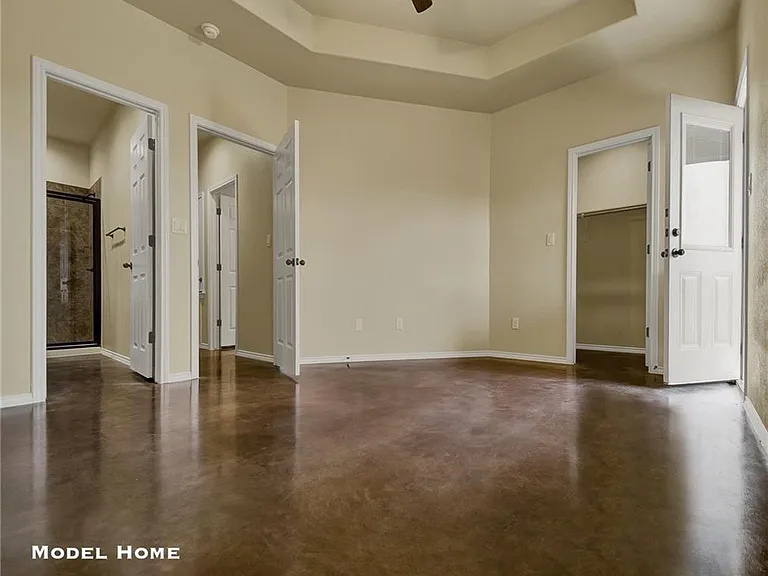 LIKE PICTURE - of master bedroom