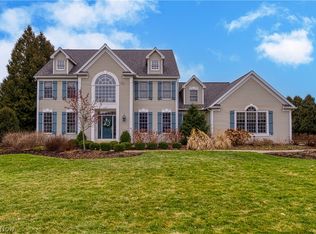 667 Sunridge Rd, Akron, OH 44333