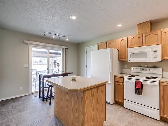 5th image of 1322 W Sacramento St