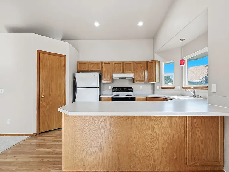 2466 N Stone Pl — Photo 12