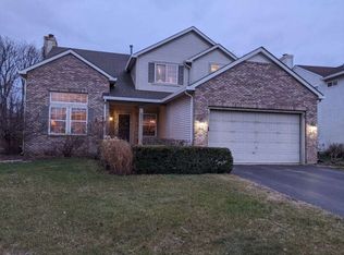 8951 Coppergate Rd, Woodridge, IL 60517