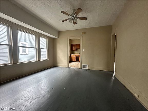 3rd image of 13510 Coit Rd