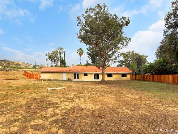 5th image of 11165 Herminia Ct