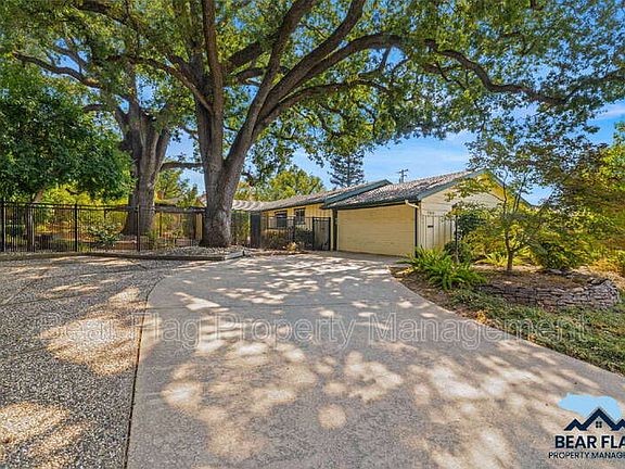 3rd image of 7919 Ridgemont Dr