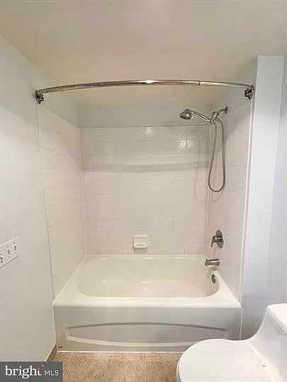 880 N Pollard St #605 — Photo 14